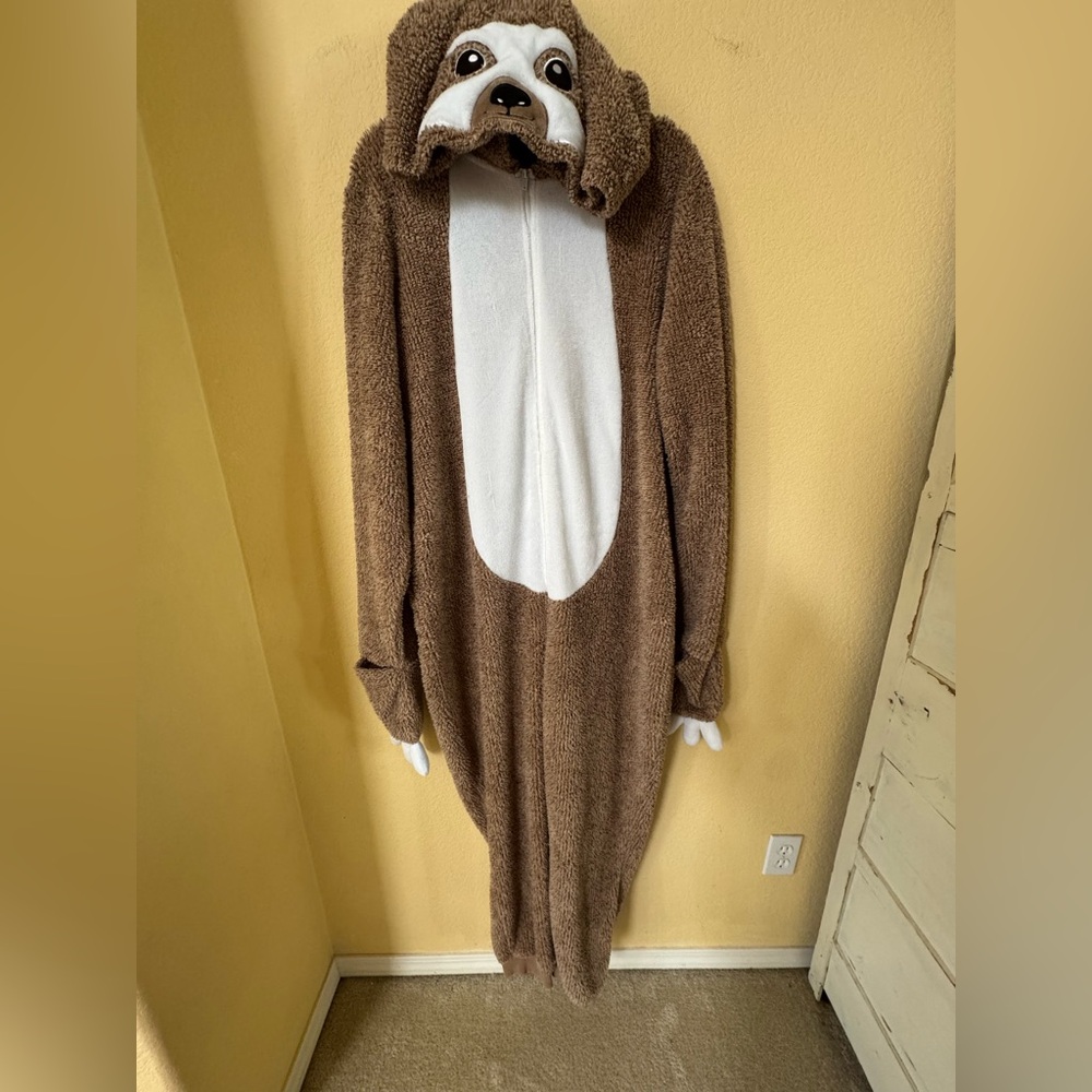 Sloth Onesie Halloween Costume Size 2X GUC